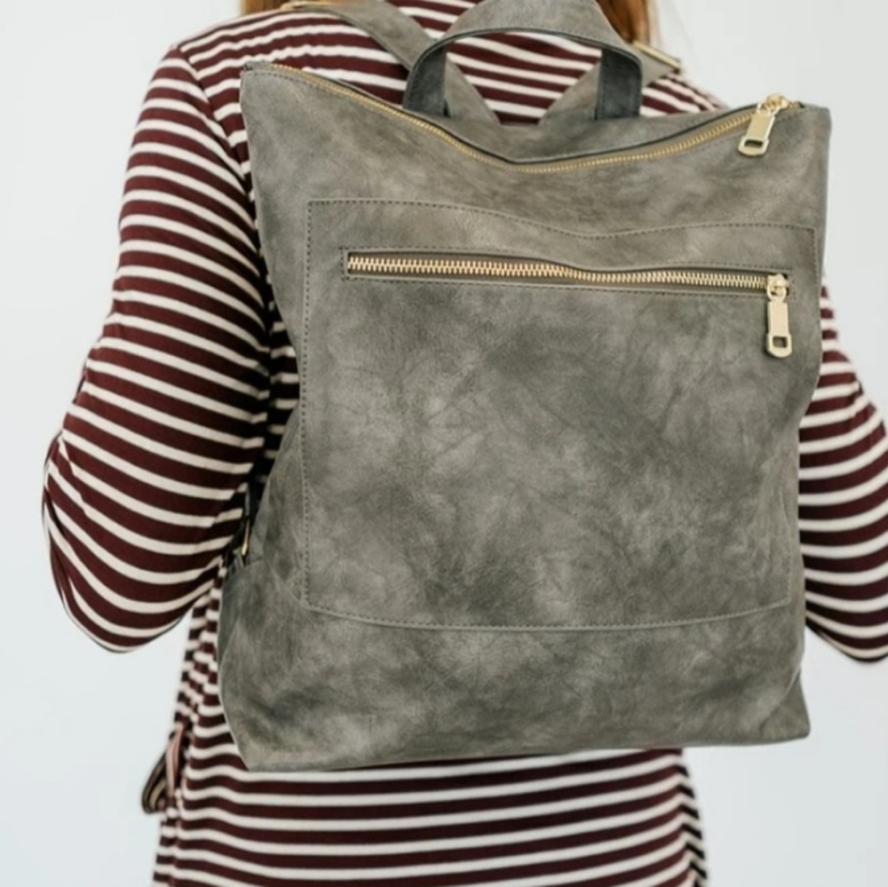 Backpack oversized very nice just not for me